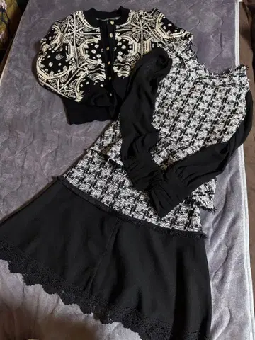 블랙/화이트 체크 무늬 셋업 버튼 비쥬 귀여운 가디건