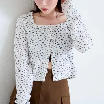 [ 새상품 ] Kastane 미니 꽃무늬 스퀘어 써멀 가디건 티셔츠 상의