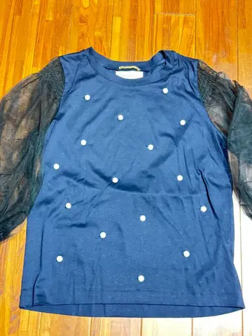 MUVEIL 네이비 펄 장식 상의