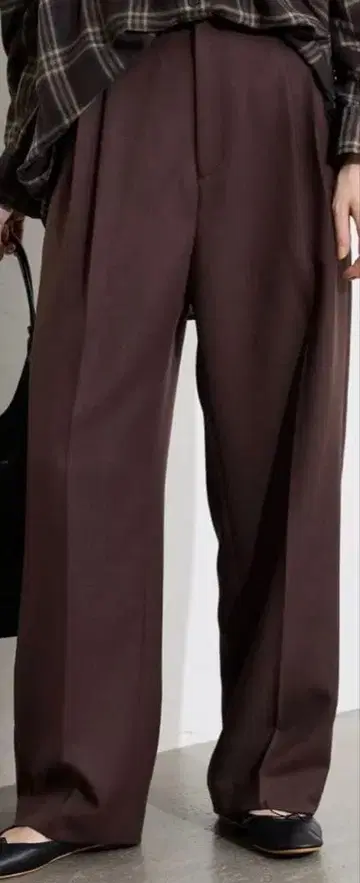 파우더 트윌 이지 테이퍼드 팬츠