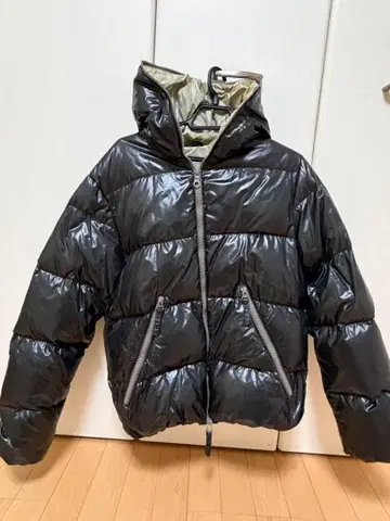DUVETICA 블랙 다운 자켓 48
