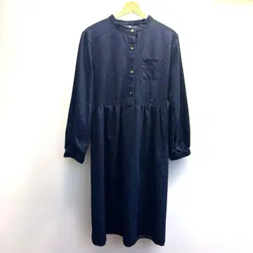 내추럴 계열 데님 네이비 버튼 달린 A라인 원피스