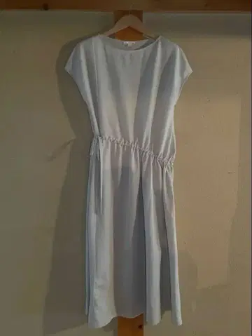 COS 슬리브리스 원피스 라이트 블루