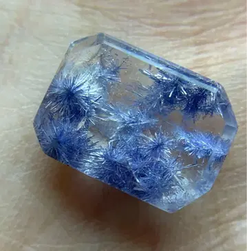 WO1264 레어 고품질 꽃 듀모르티에라이트 인 쿼츠 루스