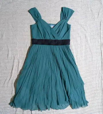 루즈 퐁세 틸 슬리브리스 원피스