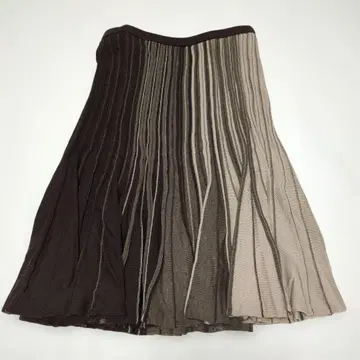 그라데이션 플리츠 스커트