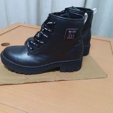 NI-MO MOONSTAR 블랙 부츠 새상품급