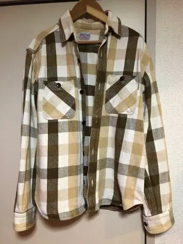 스탠다드 캘리포니아 체크 무늬 플란넬 셔츠 SMALL