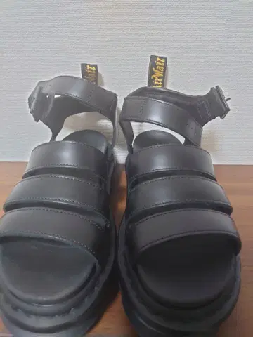 닥터마틴 Biaire 샌들