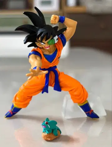 드래곤볼 트레이딩 피규어 기뉴&개구리(손오공)