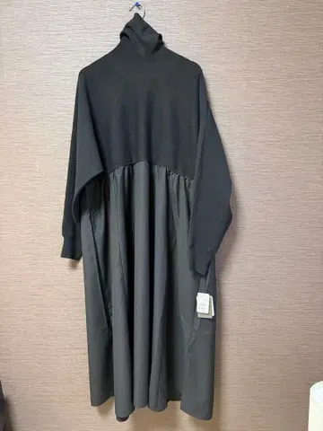 블랙 터틀넥 롱 원피스