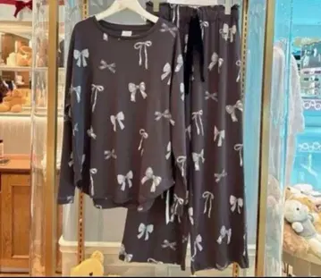 미사용 새상품 젤라또피케 리본 무늬 상하의 세트