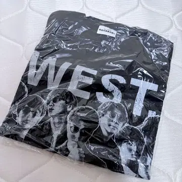 WEST. 티셔츠