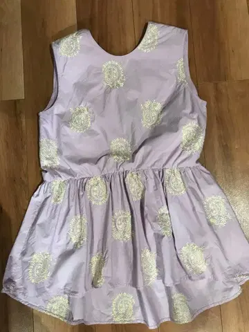 [누키테파] 라벤더 자수 슬리브리스 상의