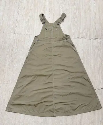 chums 카키 오버롤 스커트