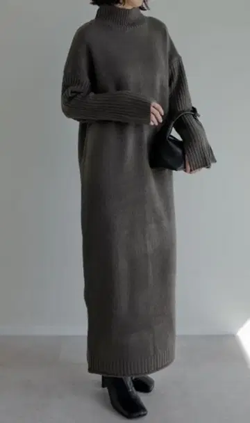 [ Re:EDIT ] 전후 2WAY 하이넥 손가락 구멍 맥시 니트 원피스