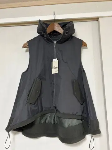 그레이 후드 부착 나일론 베스트