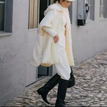 새상품급 프로타고니스타 후드 부착 판초 코트 밀키 화이트 일본제