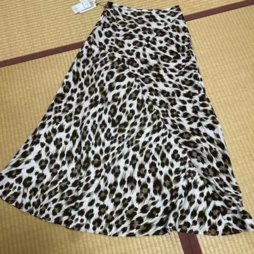 레오파드 무늬 플레어 스커트 M 사이즈