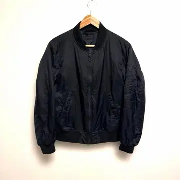 인기 단종 유니클로 MA-1 자켓 남성용 블랙 M