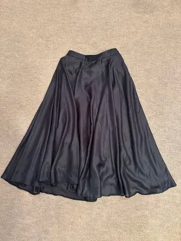 EPOCA 블랙 플레어 롱 스커트