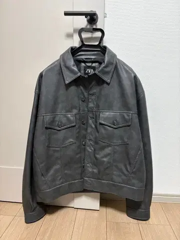ZARA 그레이 가죽 자켓