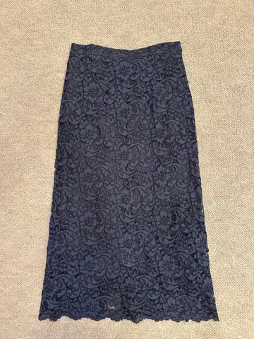 마르티니크 네이비 레이스 타이트 스커트 사이즈 1