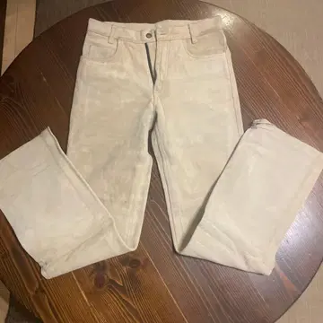 천연 가죽 슬림핏 팬츠 30 사이즈 크림색