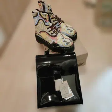 Dr. Martens 부츠, 가방 세트