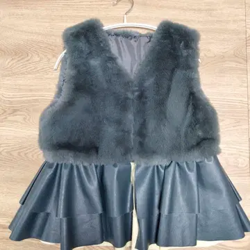 새상품급 Deux Amour 퍼 베스트