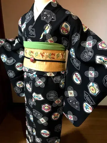 코몬 순수 실크 세미 앤티크 블랙 세련된 염색 패턴