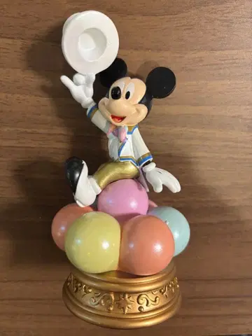 디즈니 스토어 플래그십 스토어 기념 미키 피규어