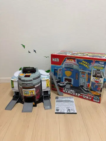 타카라토미 토미카 빙글빙글 변형! DX 폴리스 스테이션