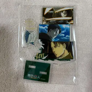 진격의 거인 거인제 아크릴 스탠드 리바이