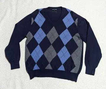 MUSEE JOYEUX 캐시미어 100% 아가일 무늬 V넥 니트