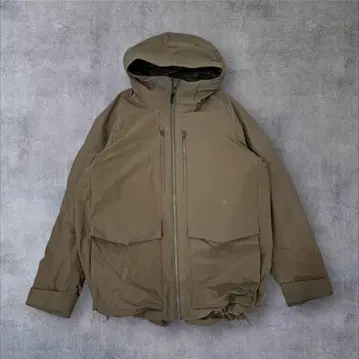 유니클로 하이브리드 다운 파카 브라운 L 사이즈 인기입니다