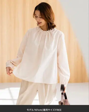 스튜디오 클립 펄 장식 화사한 블라우스