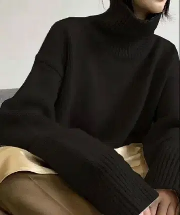 [미사용 새상품] deux amour 터틀넥 리브 니트 풀오버