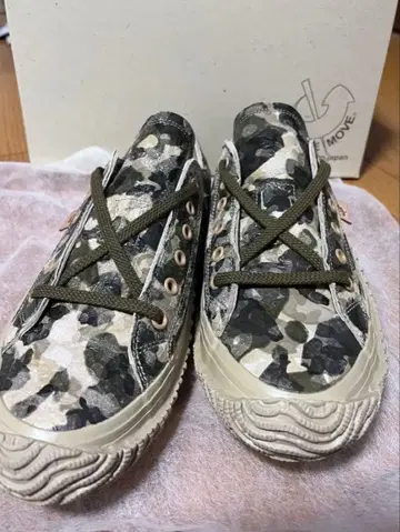 SINGLE MOVE 카모 패턴 스니커즈