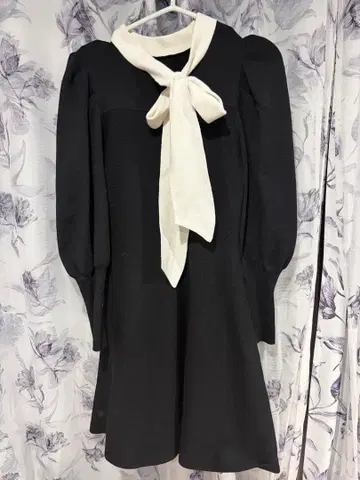 LILY BROWN 블랙 원피스