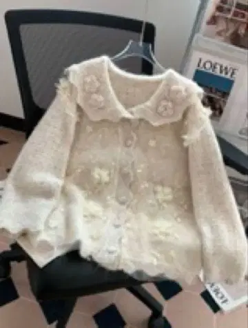 아이보리 꽃무늬 자수 니트 가디건