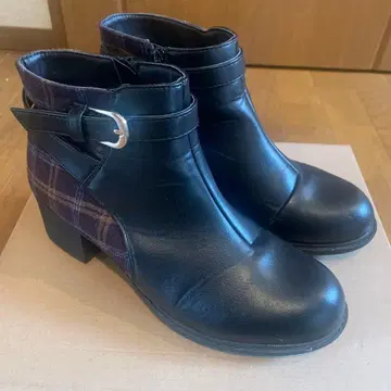 by 키다리 아저씨 보라색 체크 부츠 L 사이즈