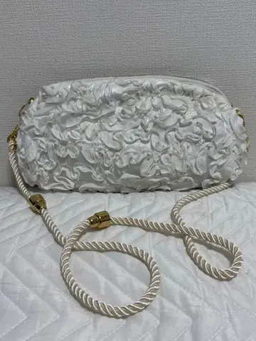 z-22 레이스와 프릴이 초귀여워! 앤티크