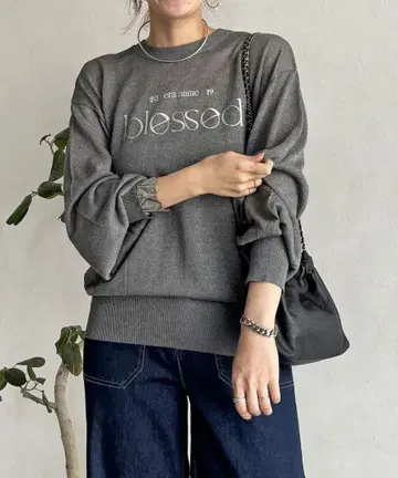 새상품 이번 시즌 포므리슈 시어 로고 니트 TOPS 그레이 DouDou