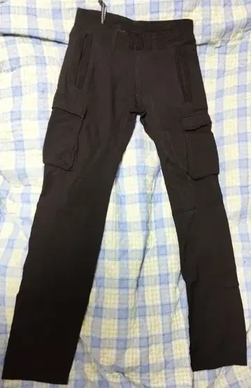 BLACK BARRETT 블랙 카고 팬츠