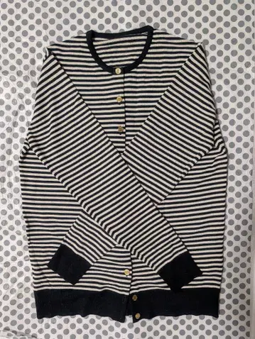 [ 가격 인하 ] 두즈엠 FF30 크루넥 가디건