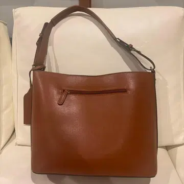 브라운 숄더백