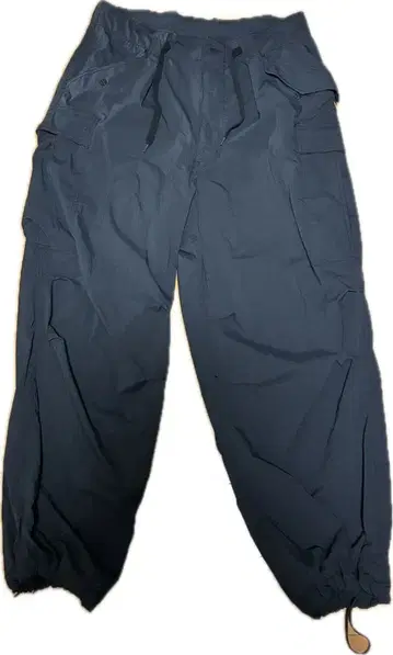 [ 새상품급 ] 블랙 나일론 와이드 팬츠 코드 부착