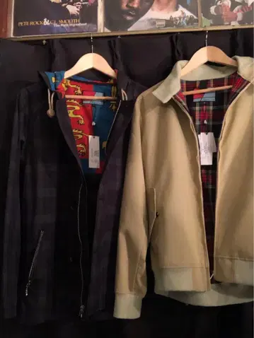 네이비 체크 무늬 자켓 베이지 자켓