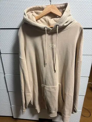 wind and SEA 베이지 후드티